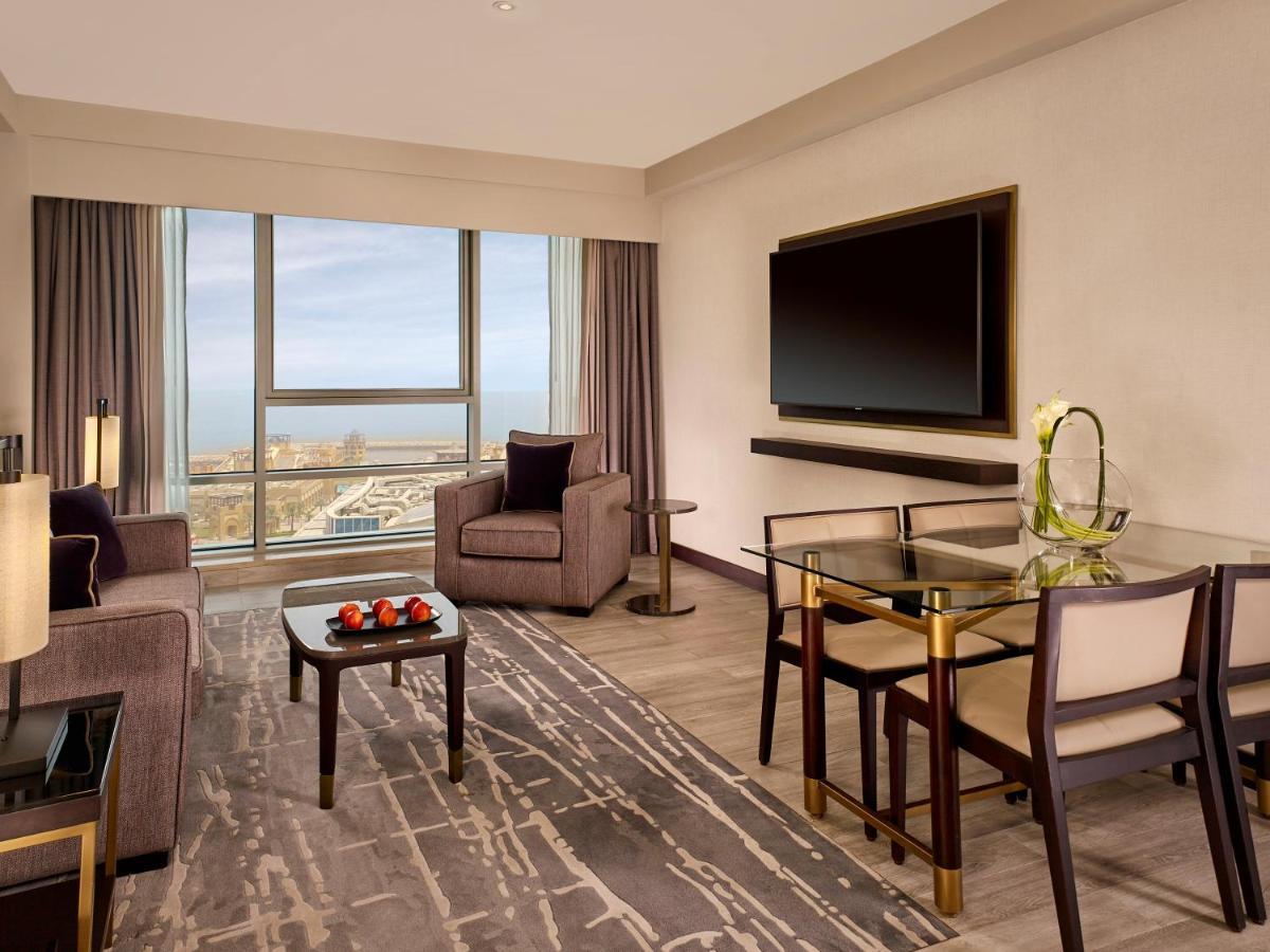 하얏트 리젠시 알 쿠트 몰젠시 알 쿠트 몰 쿠웨이트 외부 사진 A suite at the hotel